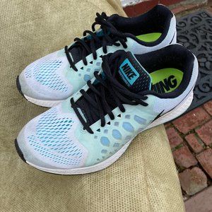 Nike Woman SZ 10 Running sneakers